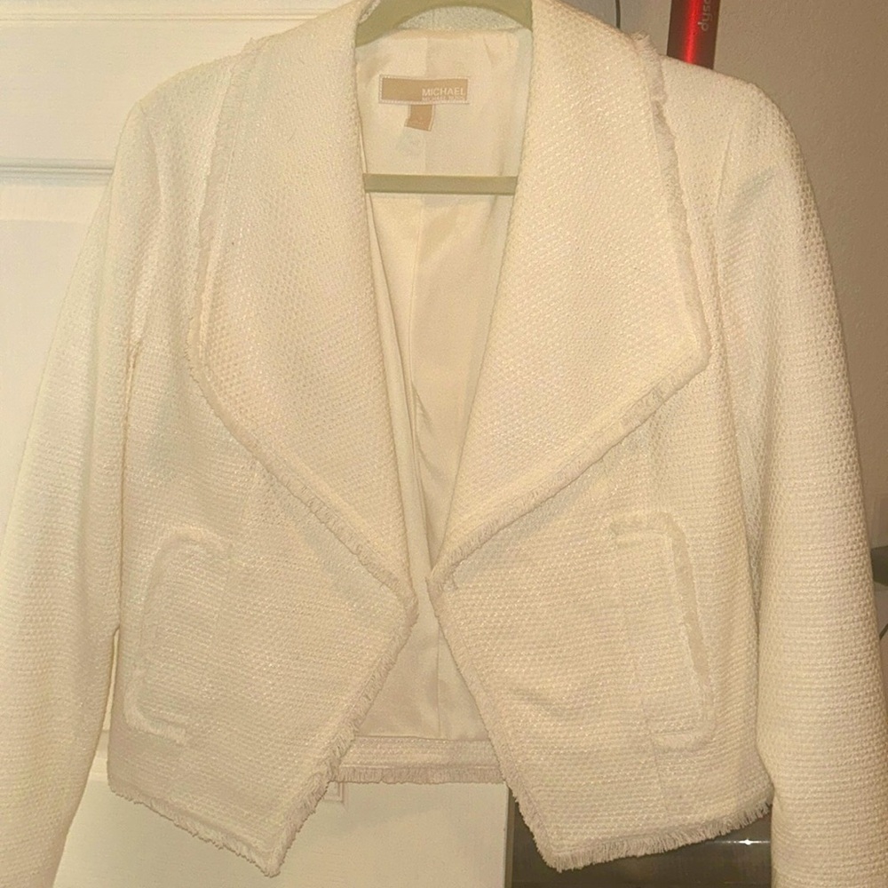 Michael KORS jacket women’s size 2 like new! Cream color with 2 side pockets